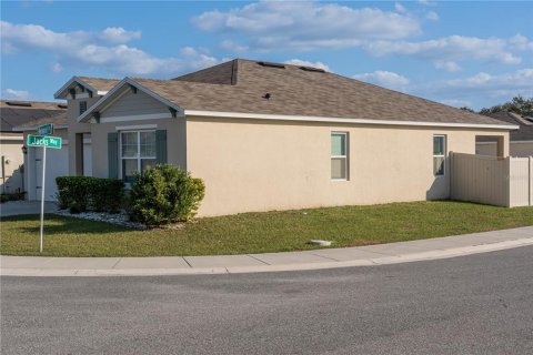 House in Davenport, Florida 4 bedrooms, 148.83 sq.m. № 1536523 - photo 16