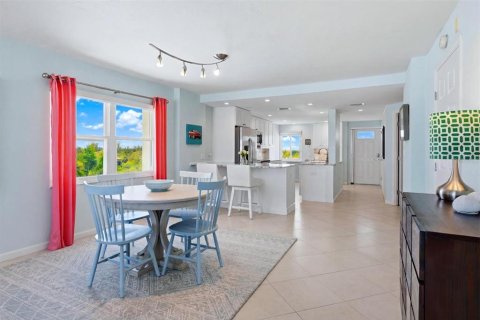 Condo in Sarasota, Florida, 2 bedrooms  № 2232266 - photo 16