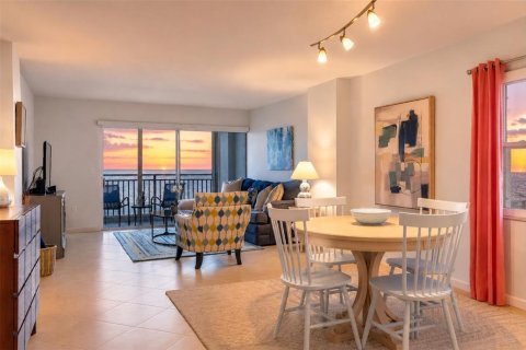 Condo in Sarasota, Florida, 2 bedrooms  № 2232266 - photo 11