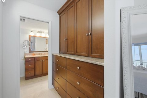 Condo in Sarasota, Florida, 2 bedrooms  № 2232266 - photo 30