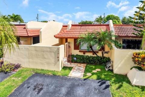 Villa ou maison à vendre à Miami, Floride: 2 chambres, 114.83 m2 № 2253892 - photo 22