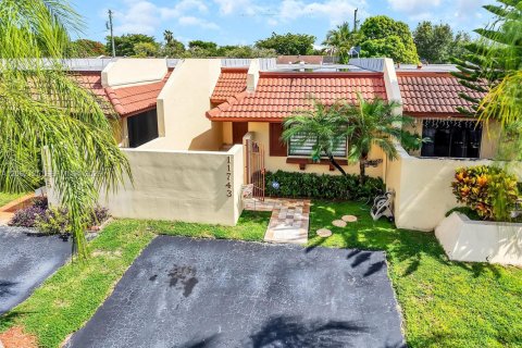 Villa ou maison à vendre à Miami, Floride: 2 chambres, 114.83 m2 № 2253892 - photo 18