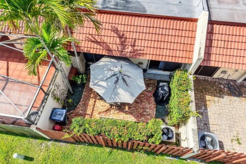 Villa ou maison à vendre à Miami, Floride: 2 chambres, 114.83 m2 № 2253892 - photo 17