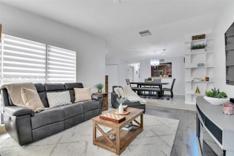 Villa ou maison à vendre à Miami, Floride: 2 chambres, 114.83 m2 № 2253892 - photo 8