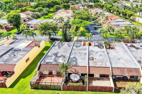 Villa ou maison à vendre à Miami, Floride: 2 chambres, 114.83 m2 № 2253892 - photo 20