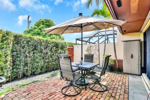 Villa ou maison à vendre à Miami, Floride: 2 chambres, 114.83 m2 № 2253892 - photo 10