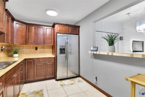 Villa ou maison à vendre à Miami, Floride: 2 chambres, 114.83 m2 № 2253892 - photo 6
