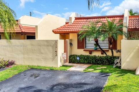 Villa ou maison à vendre à Miami, Floride: 2 chambres, 114.83 m2 № 2253892 - photo 24