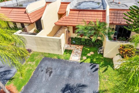 Villa ou maison à vendre à Miami, Floride: 2 chambres, 114.83 m2 № 2253892 - photo 23