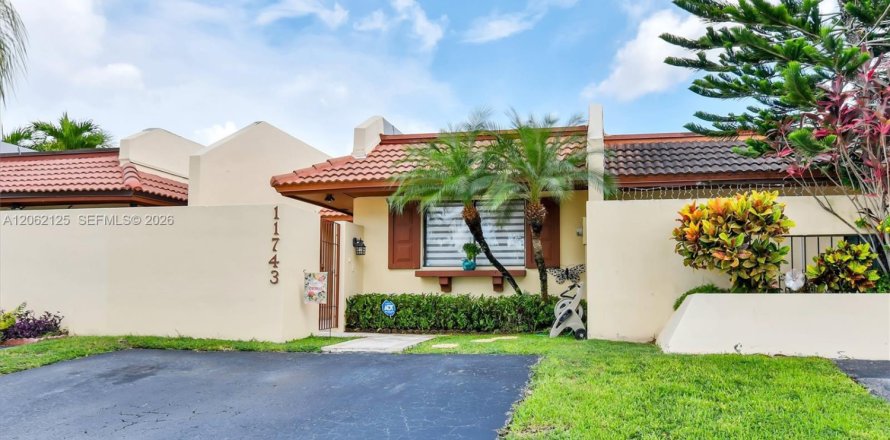Villa ou maison à Miami, Floride 2 chambres, 114.83 m2 № 2253892