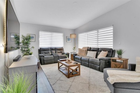 Villa ou maison à vendre à Miami, Floride: 2 chambres, 114.83 m2 № 2253892 - photo 27