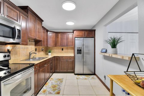 Villa ou maison à vendre à Miami, Floride: 2 chambres, 114.83 m2 № 2253892 - photo 5