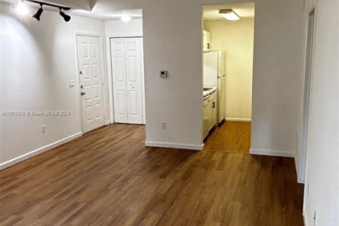 Condo in Pompano Beach, Florida, 1 bedroom  № 1765052 - photo 3