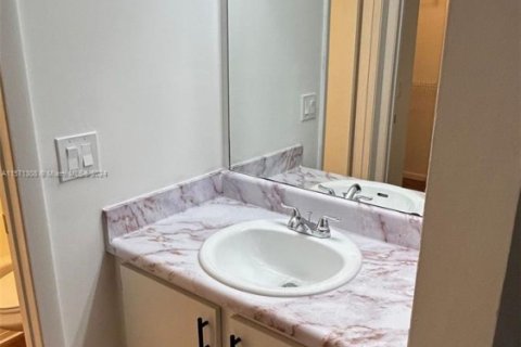 Condo in Pompano Beach, Florida, 1 bedroom  № 1765052 - photo 13