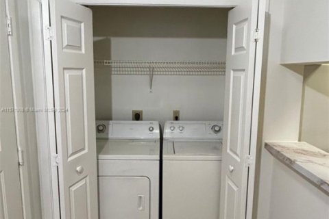 Condo in Pompano Beach, Florida, 1 bedroom  № 1765052 - photo 9