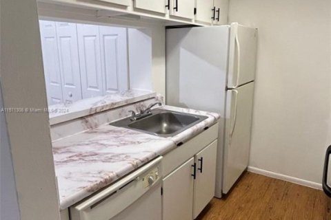 Condo in Pompano Beach, Florida, 1 bedroom  № 1765052 - photo 8