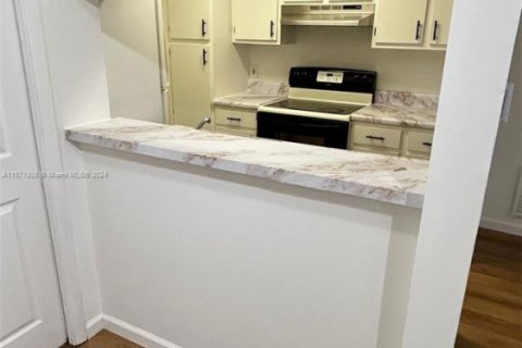 Condo in Pompano Beach, Florida, 1 bedroom  № 1765052 - photo 10