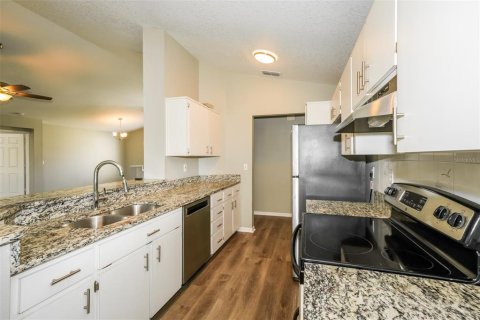 Casa en alquiler en Spring Hill, Florida, 3 dormitorios, 150.04 m2 № 1883281 - foto 7