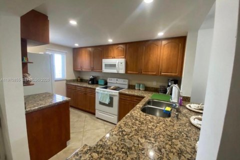 Снять в аренду кондоминиум в Дженсен-Бич, Флорида 2 спальни, 103.4м2, № 2031188 - фото 8