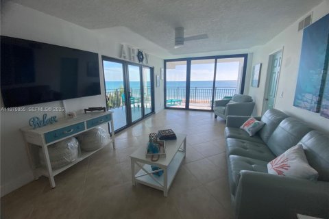 Снять в аренду кондоминиум в Дженсен-Бич, Флорида 2 спальни, 103.4м2, № 2031188 - фото 5
