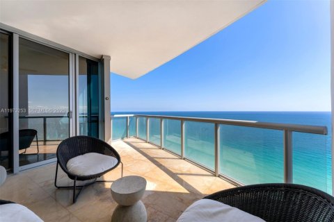 Condo in Sunny Isles Beach, Florida, 3 bedrooms  № 2033386 - photo 6