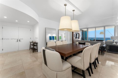Condo in Sunny Isles Beach, Florida, 3 bedrooms  № 2033386 - photo 13