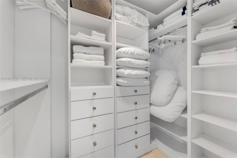 Condo in Sunny Isles Beach, Florida, 3 bedrooms  № 2033386 - photo 20