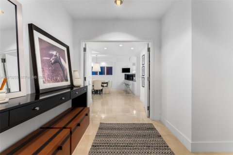 Condo in Sunny Isles Beach, Florida, 3 bedrooms  № 2033386 - photo 11