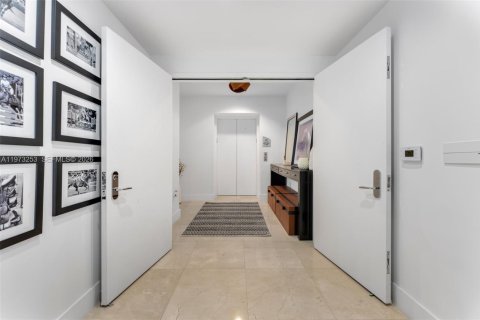 Condo in Sunny Isles Beach, Florida, 3 bedrooms  № 2033386 - photo 12