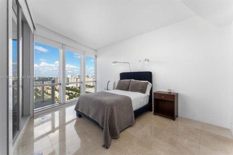 Condo in Sunny Isles Beach, Florida, 3 bedrooms  № 2033386 - photo 17