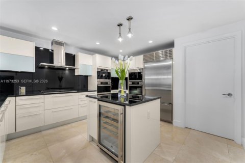 Condo in Sunny Isles Beach, Florida, 3 bedrooms  № 2033386 - photo 28