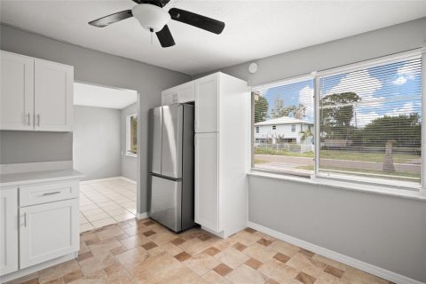 Casa en venta en Saint Petersburg, Florida, 5 dormitorios, 133.78 m2 № 1685115 - foto 8