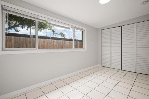 Casa en venta en Saint Petersburg, Florida, 5 dormitorios, 133.78 m2 № 1685115 - foto 22