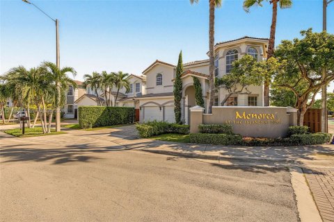 Villa ou maison à louer à Doral, Floride: 5 chambres, 337.79 m2 № 2414116 - photo 28