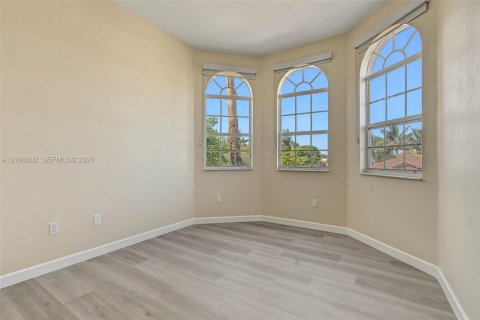 Villa ou maison à louer à Doral, Floride: 5 chambres, 337.79 m2 № 2414116 - photo 24