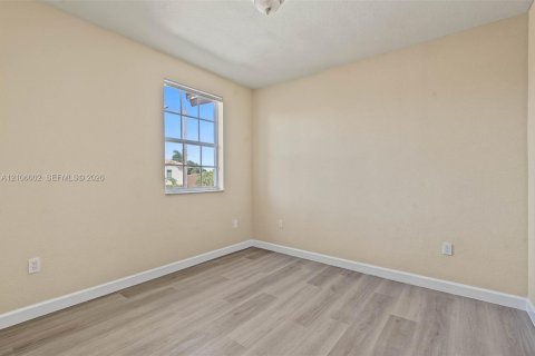Villa ou maison à louer à Doral, Floride: 5 chambres, 337.79 m2 № 2414116 - photo 23