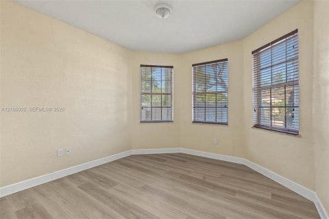 Villa ou maison à louer à Doral, Floride: 5 chambres, 337.79 m2 № 2414116 - photo 5