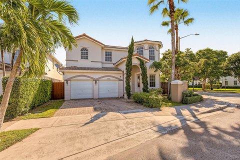 Villa ou maison à Doral, Floride 5 chambres, 337.79 m2 № 2414116
