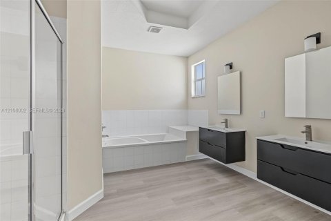 Villa ou maison à louer à Doral, Floride: 5 chambres, 337.79 m2 № 2414116 - photo 19