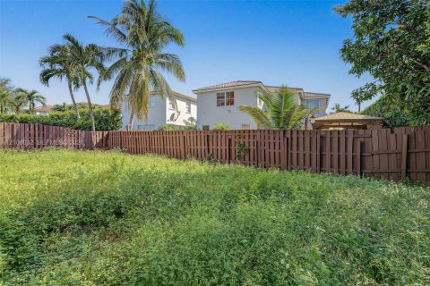 Villa ou maison à louer à Doral, Floride: 5 chambres, 337.79 m2 № 2414116 - photo 29