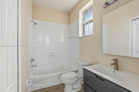 Villa ou maison à louer à Doral, Floride: 5 chambres, 337.79 m2 № 2414116 - photo 25