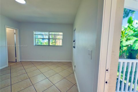 Casa en alquiler en Miami, Florida, 2 dormitorios, 148.27 m2 № 1976173 - foto 14