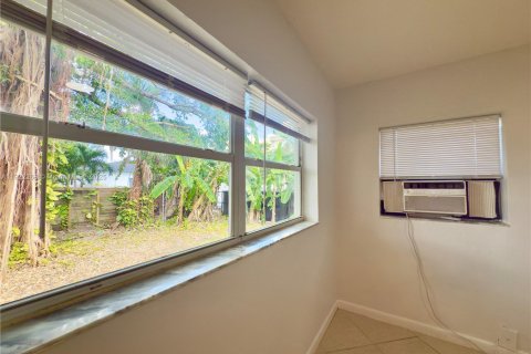 Casa en alquiler en Miami, Florida, 2 dormitorios, 148.27 m2 № 1976173 - foto 13