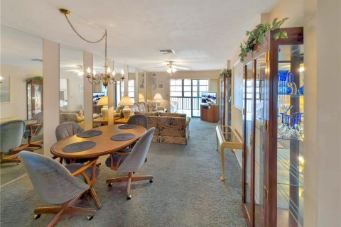 Condo in New Port Richey, Florida, 2 bedrooms  № 1751639 - photo 8