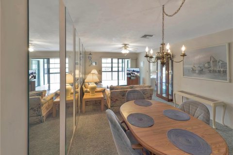 Condo in New Port Richey, Florida, 2 bedrooms  № 1751639 - photo 7