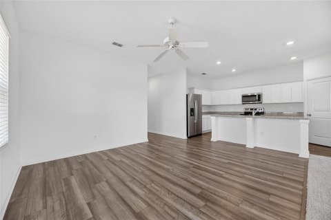 House in Ruskin, Florida 4 bedrooms, 177.63 sq.m. № 2219503 - photo 3