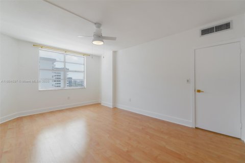 Снять в аренду кондоминиум в Халландейл-Бич, Флорида 2 спальни, 115.2м2, № 1700927 - фото 16