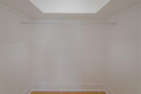 Снять в аренду кондоминиум в Халландейл-Бич, Флорида 2 спальни, 115.2м2, № 1700927 - фото 29