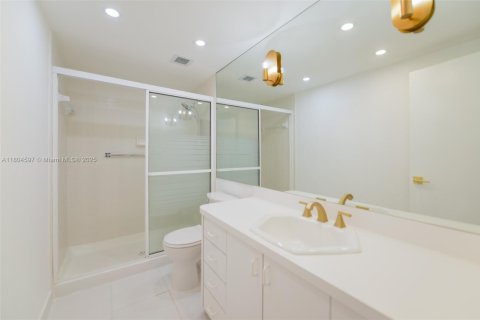 Снять в аренду кондоминиум в Халландейл-Бич, Флорида 2 спальни, 115.2м2, № 1700927 - фото 30