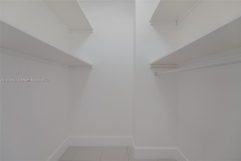 Снять в аренду кондоминиум в Халландейл-Бич, Флорида 2 спальни, 115.2м2, № 1700927 - фото 23